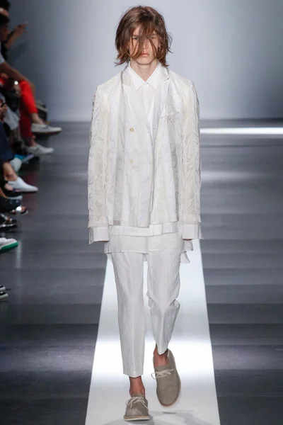 Look 13
